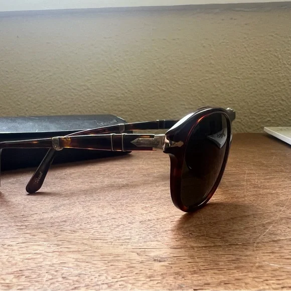 Persol Folding Aviator Sunglasses - Picture 2 of 4